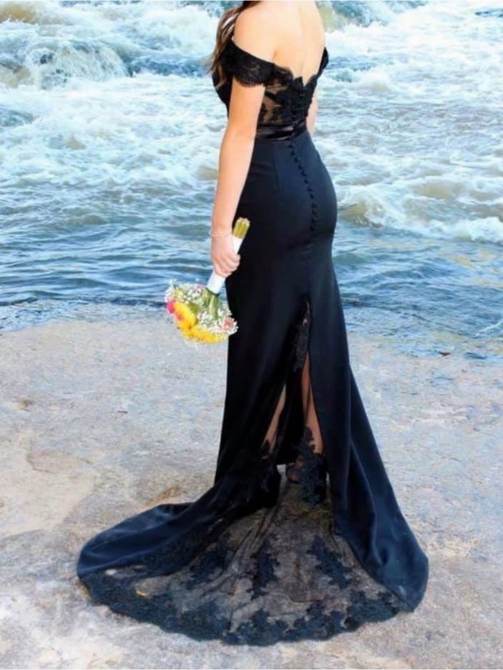 Elegant Off-Shoulder Black Lace Evening Gown